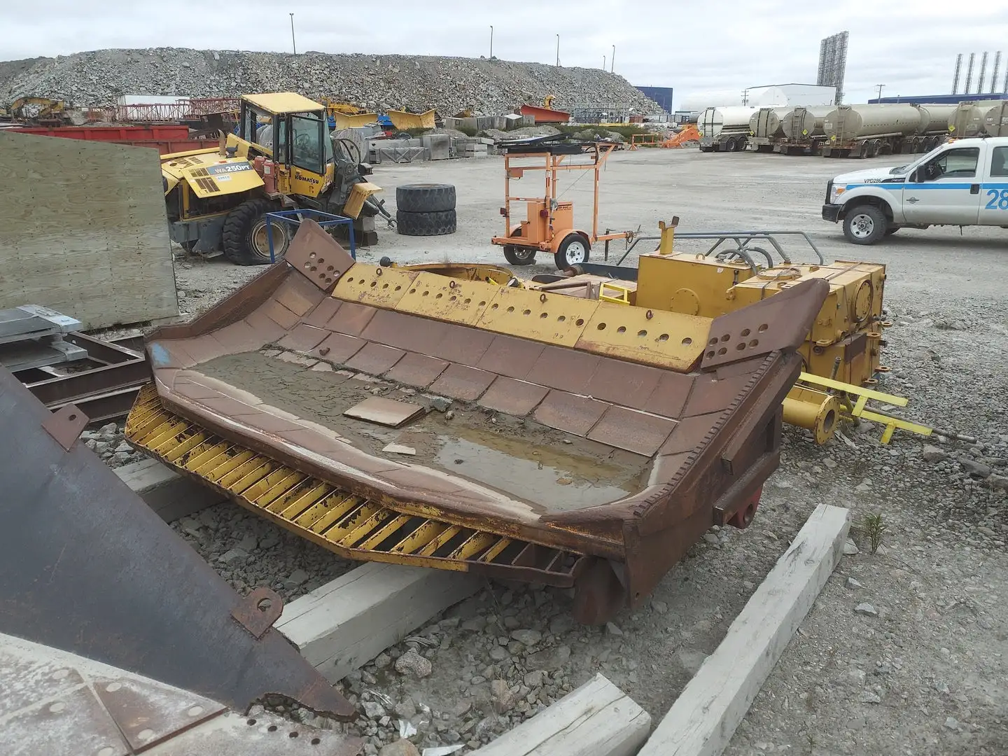 USED KOMATSU D375