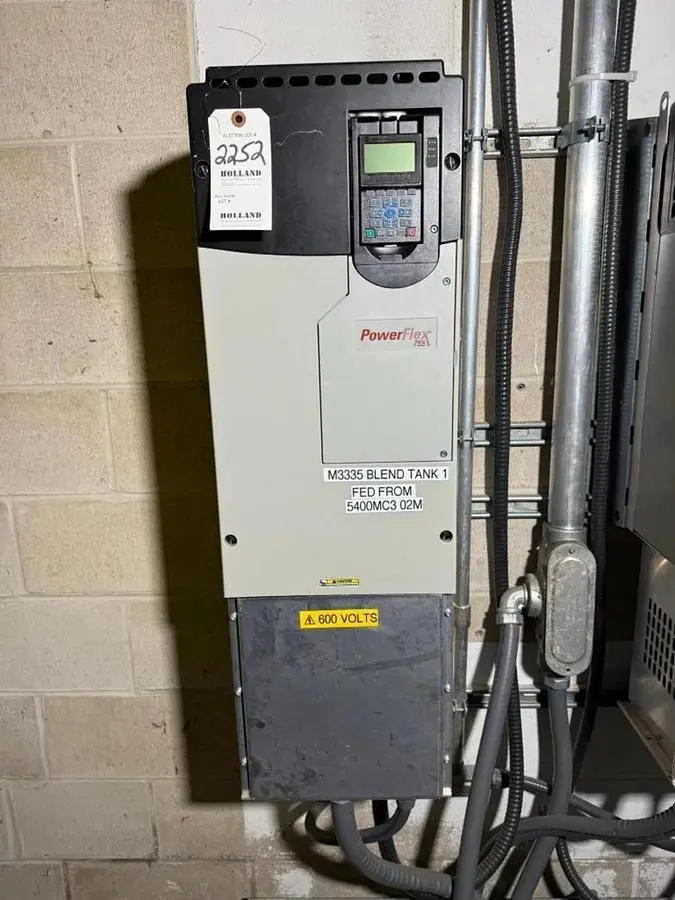 40 HP ALLEN BRADLEY POWERFLEX 755 DRIVE CAT. 20G1ANE042JA0NNNNN 600V