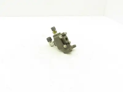 American Standard P54350-2 Pneumatic Shuttle Valve 200psi  1/4" Ports
