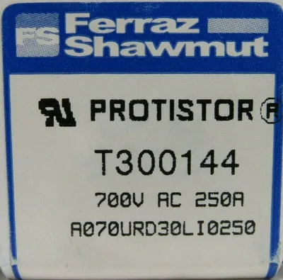 NEW BOX OF 3 FERRAZ SHAWMUT T300144 PROTISTOR FUSE 250A A070URD30LI0250