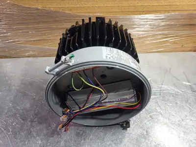 NEW CROUSE-HINDS VMVL-11-2C-R1-UNV1-S890