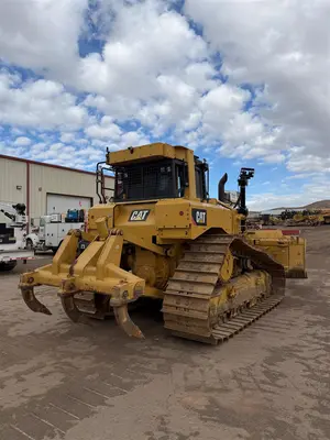 USED 2017 Caterpillar D6T LGP