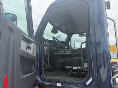 Used 2021 FREIGHTLINER CASCADIA Conventional trucks Minnesota US | Carco Truck & Equipment #1513677