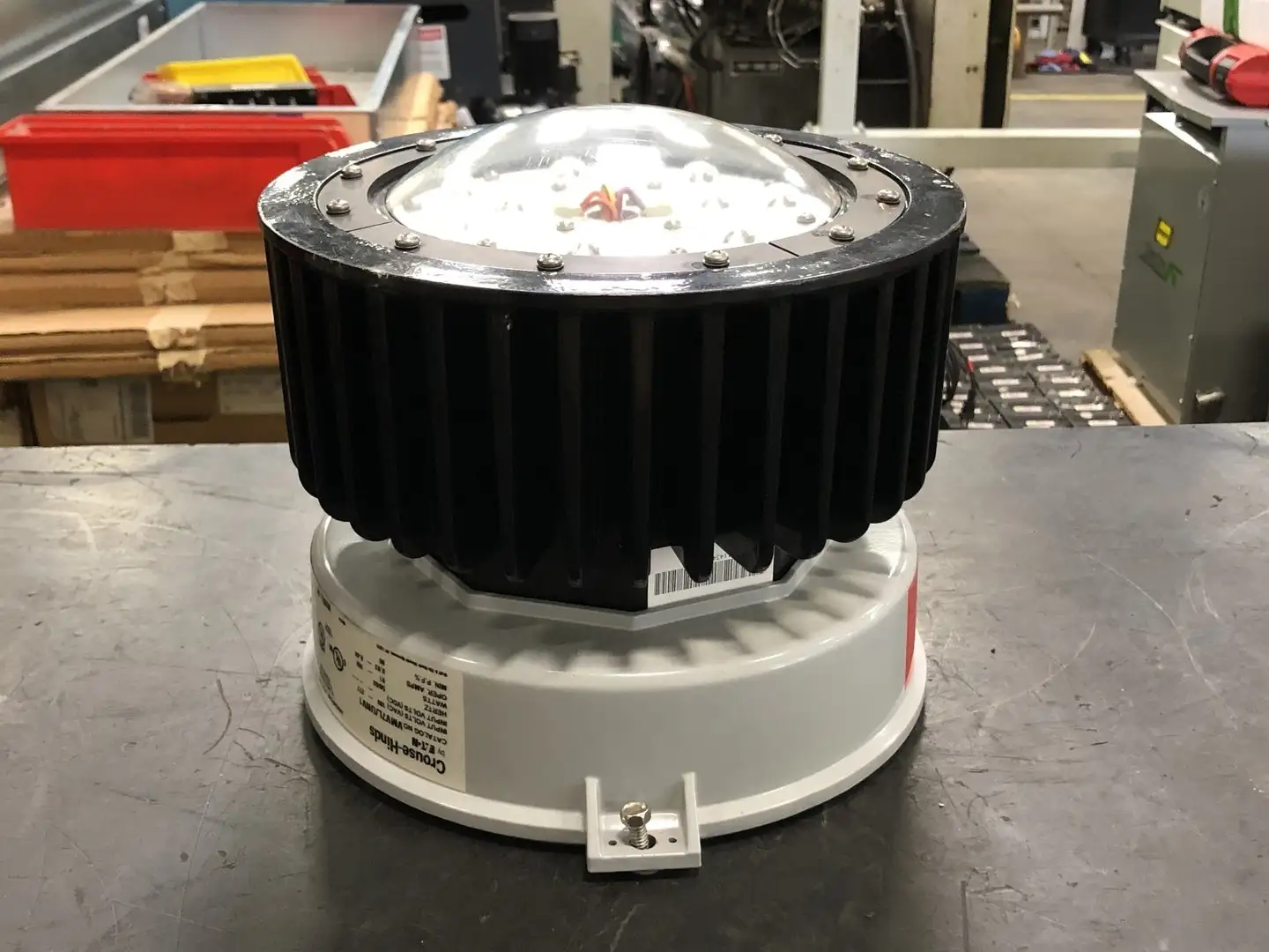 NEW CROUSE-HINDS VMV7L/UNV1