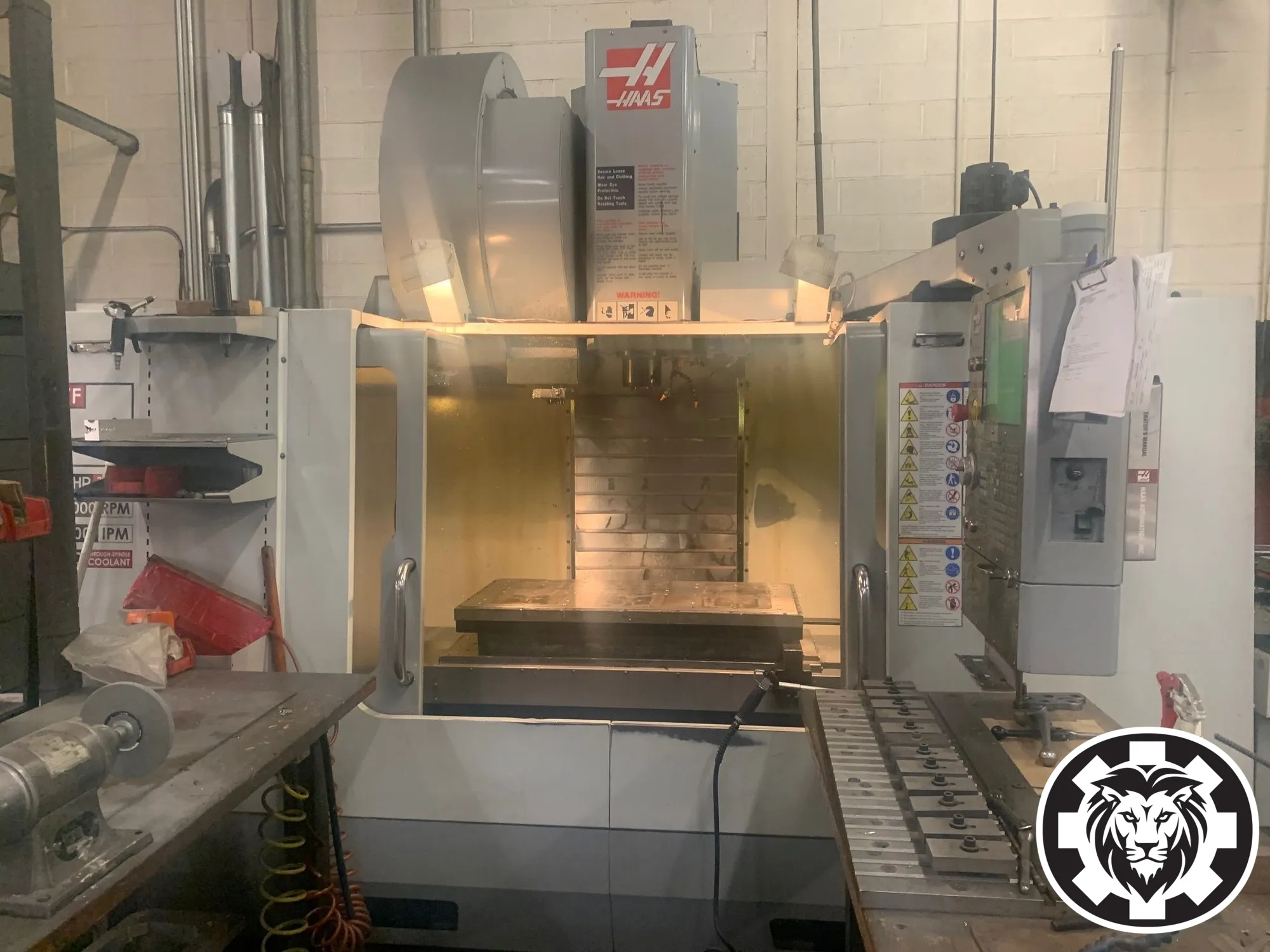 Haas VF-4B APC VMC, 2008 - Pallet Changer, TSC, Chip Auger