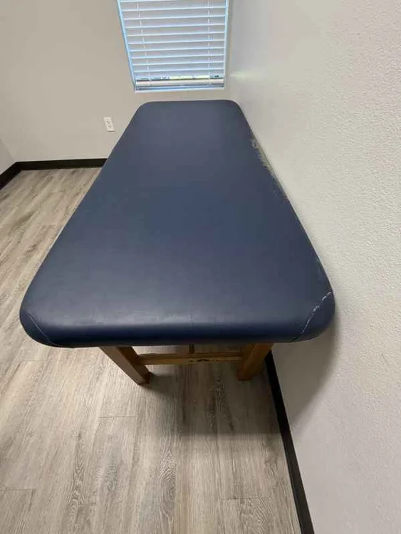 Used Oakworks Wooden Treatment Table with Adjustable Backrest Tables/Stretchers/Gurneys Texas US | PT Medical Technologies #1458576