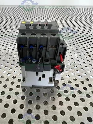 USED ABB A26-30-10 CONTACTOR  W/ ABB CAL5-11 AUX CONTACT BLOCK