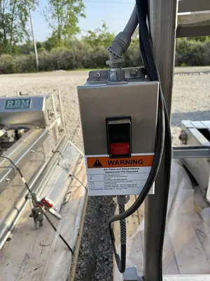 STAINLESS STEEL CLEATED Z- FLOW ELEVATOR