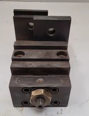 MACHINIST VISE, 4 INCH, 13 INCH LONG, 5-3/8 INCH HEIGHT