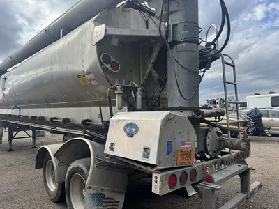 Used 2020 HENSLEY PNEUMATIC BULK FEED TRAILER Tanker Trailers Minnesota US | Carco Truck & Equipment #1513903