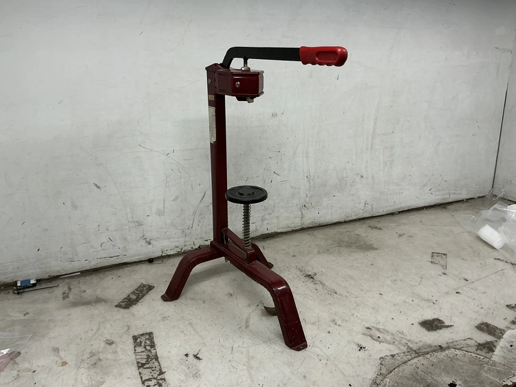 Used _UNKNOWN_ _UNKNOWN_ Cappers - Pluggers - Fitments Michigan US | Miedema Asset Management Group #1474282