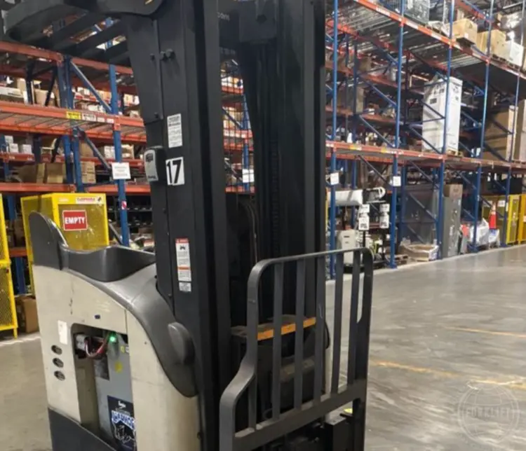 Used 2015 CROWN RR5725-35 Reach Trucks Illinois US | Forklift Exchange #1274520