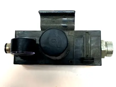 Used Knapp Air Pressure Regulator w/Gauge Modular Wall Mount Assembly Air Pressure Regulators Michigan US | Maverick Industrial Sales #1394275