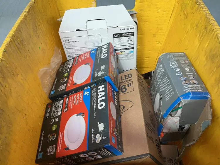 Used COOPER LIGHTING, COMMERCIAL ELECTRIC, JUNO _UNKNOWN_ Lighting Ohio US | HGR 24 #1561816