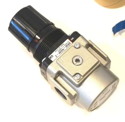 2 NEW SMC AR30-N03H-Z REGULATORS AR30N03HZ