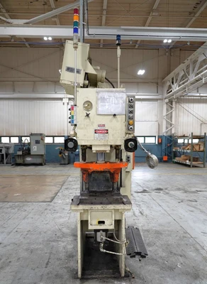 USED 2000 GREENERD PRESSES GREENERD HCA-40-30R8 PRESS