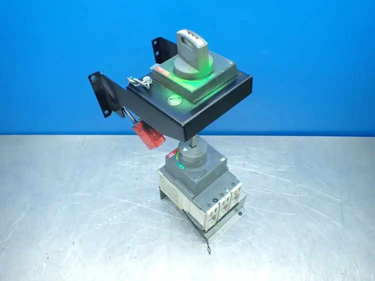 Used ABB TMAX T2H 100 Circuit Breakers Ohio US | HGR 24 #879651