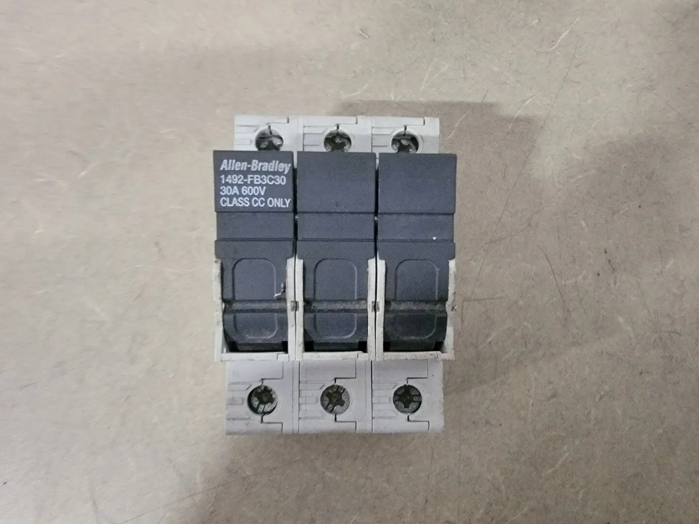 USED ALLEN-BRADLEY 1492-FB3C30
