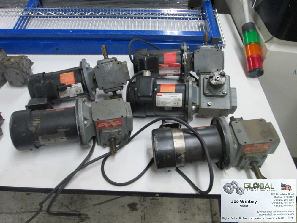 Dayton DC Motor 2M167C, 1/4 HP, 1725RPM, With Dayton 4Z006C Right Angle Speed Reducer