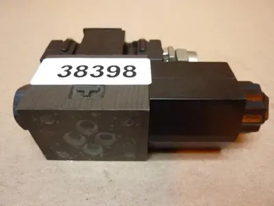 USED YUKEN T-DSG-01-2B2-D24-50