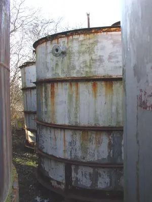 10900 L S/S Vertical Enclosed Tank