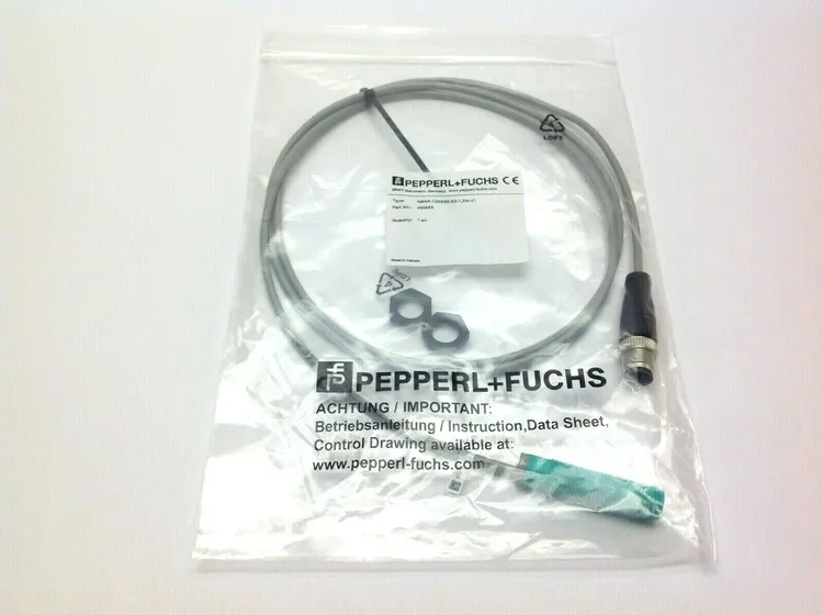 New | in-Stock PEPPERL INDUCTIVE SENSOR 230555 Proximity Sensors | Maverick Industrial Sales #1120657