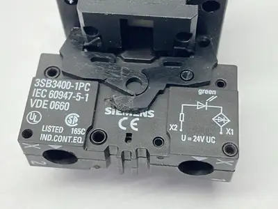 3SB3245-0AA41-0CC0 | Siemens  Pushbutton Illuminated 22mm Green w/ 3SB3400-1PC - Used