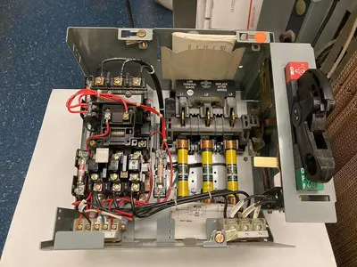 Used ALLEN-BRADLEY 2112B-BDB-6P-24R-41 Q Starters | Surplus Asset Holdings #1204340