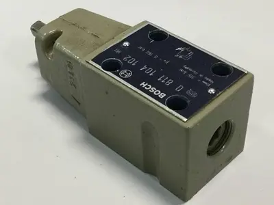 USED BOSCH 0 811 104 102