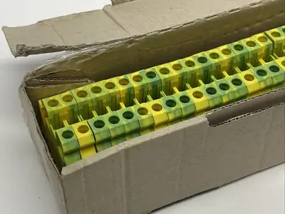8WH1000-0CG07 | Siemens  Ground Terminal Block Green/Yellow LOT OF 49 - New Other