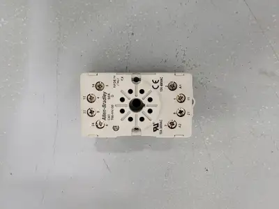 USED ALLEN-BRADLEY 700-HN100