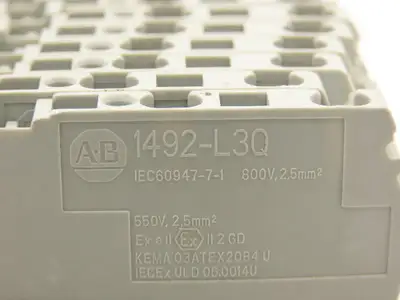 Allen Bradley 1492-L3Q IEC Terminal Block 4 Position 5.1x79x31.3mm Lot of 94