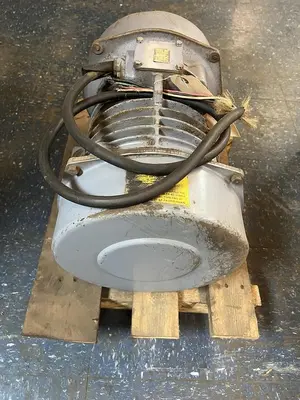 USED CLEVELAND VIBRATOR RE-24-6B