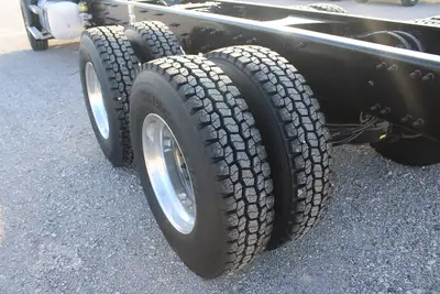 New | in-Stock 2026 MACK GRANITE 64BR Cab Chassis trucks Texas US | Roll Off Truck World #1491873