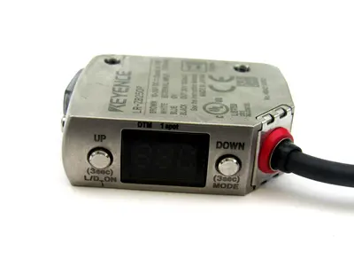 USED KEYENCE LR-ZB250P