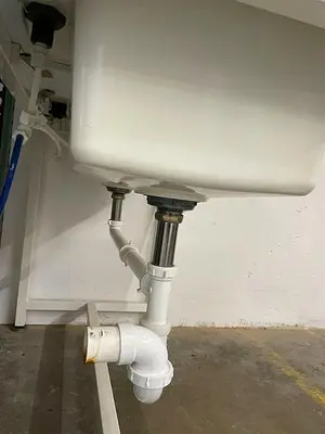 E.L. Mustee & Sons inc CHEMICAL SAFE POLYBENCH WUAL SINKS WITH SPRAYER AND YELLO