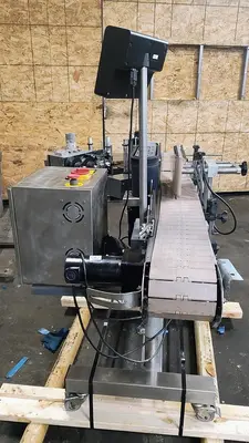CVC pressure sensitive wrap labeler