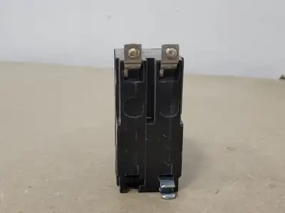 USED SQUARE D QOB220