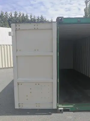 20 ft Standard Shipping Container - EISU2057638