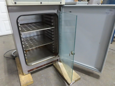 VWR 3015 Water Jacketed Incubator / Oven