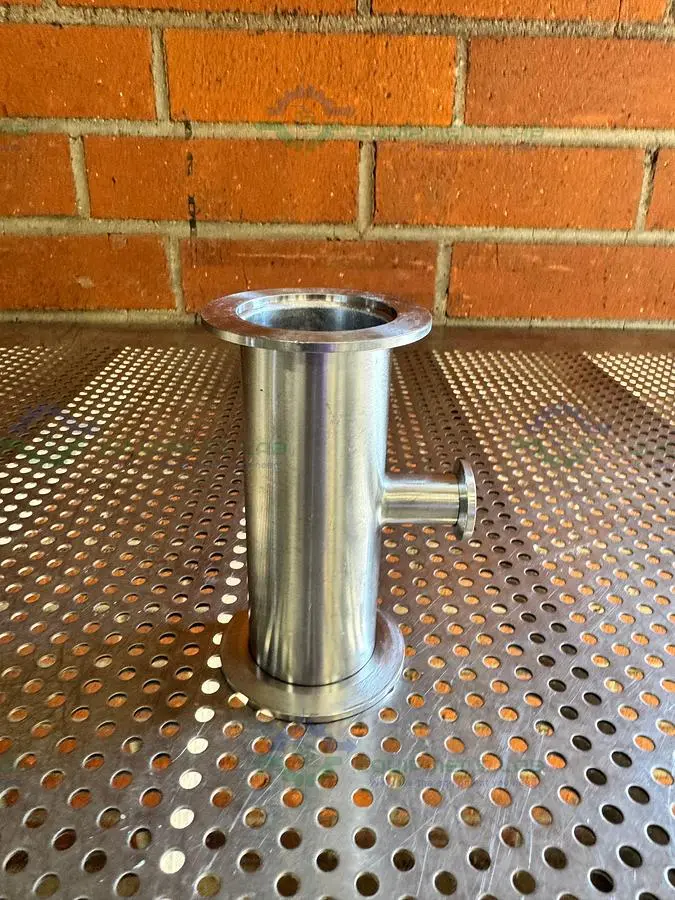 Used 3 WAY STAINLESS STEEL KF 50 TO KF 16/10 ELBOW NIPPLE VACUUM FITTING Valves/Fittings California US | Equipment Lab #1317035