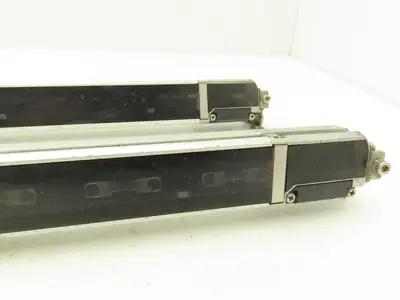 Keyence SL-C36H-R SL-C36H-T Light Curtain Transmitter & Receiver Set 700mm 24VDC