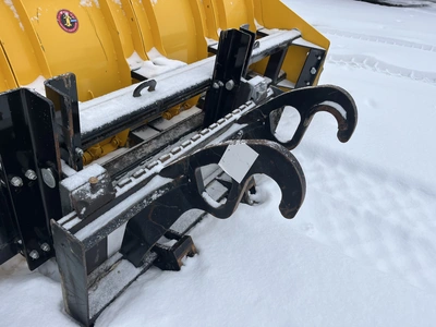 Used ARCTIC SECTIONAL SNOW PUSHER 13'6" Snow Removal & Equipment Indiana US | Miedema Asset Management Group #1424750