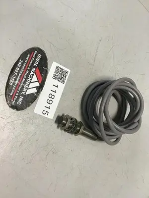 USED BALLUFF BES 516-325-SA56
