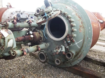 2,500 L Hastelloy C4 clad reactor