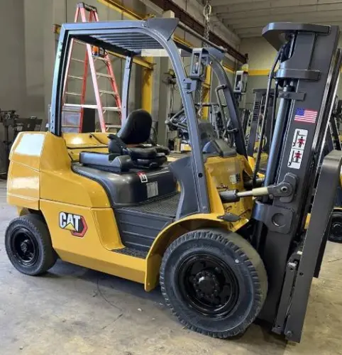 Used 2019 CATERPILLAR DP40N1 Internal Combustion Forklifts: Pneumatic Tire Pennsylvania US | National Lift Equipment #1382018