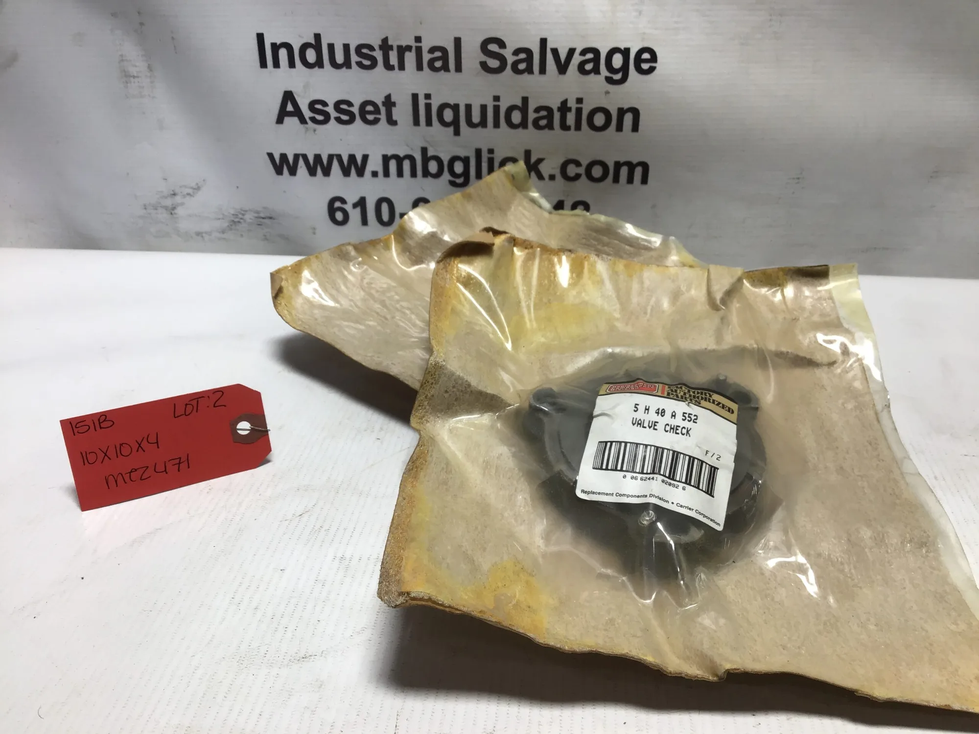 New Carrier 5H40-A552 Valve Check