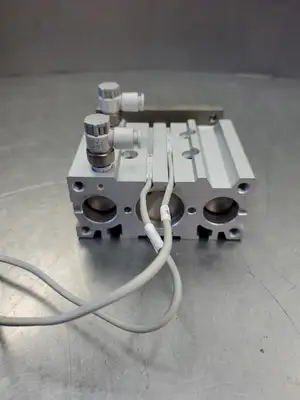 SMC MGPM2525Z Double Pneumatic Cylinder w/DM9P Reed Switches. 6E2