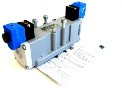 NEW PARKER H35VXBG0B9C SOLENOID VALVE