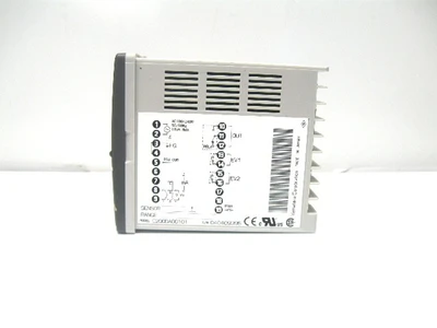 Yamatake C200DA00101 Digital Indicating Controller 100-240 Vac